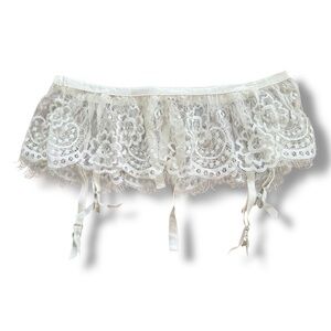 Elegant Lace Victoria's secret Garter Belt